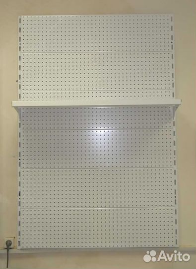 Стеллаж настенный металлический с перфорацией