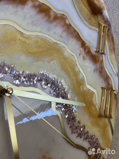 Часы настенные из эпоксидной смолы