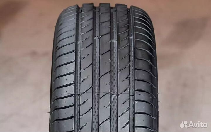 Delinte DS2 215/40 R17 87W