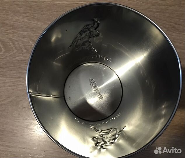 Металлическое ведро из кинотеатра