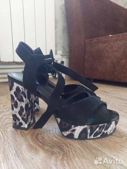 Босоножки женские