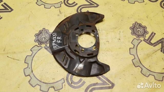 Щиток тормозного механизма передний правый Subaru