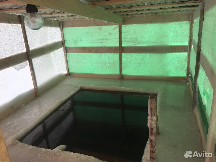 Баня с прорубью