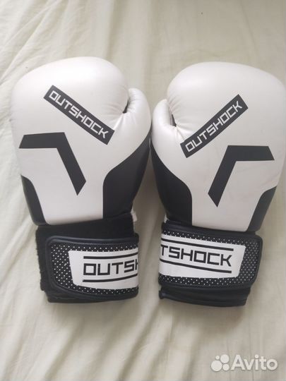 Боксерские перчатки