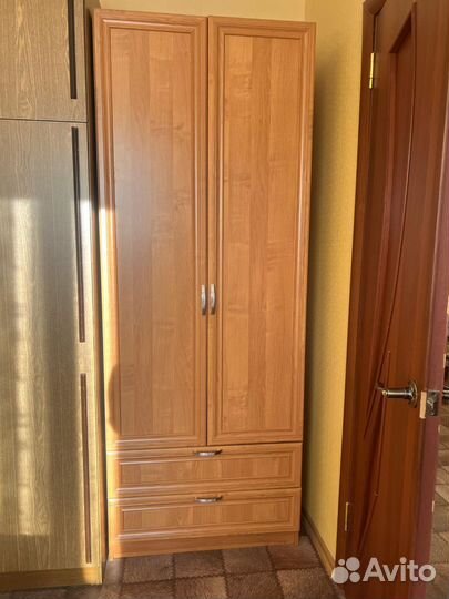 Отдам диван, кресла и столы б/у