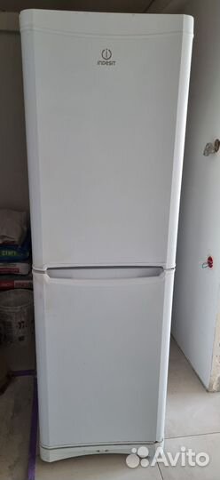 Холодильник бу indesit