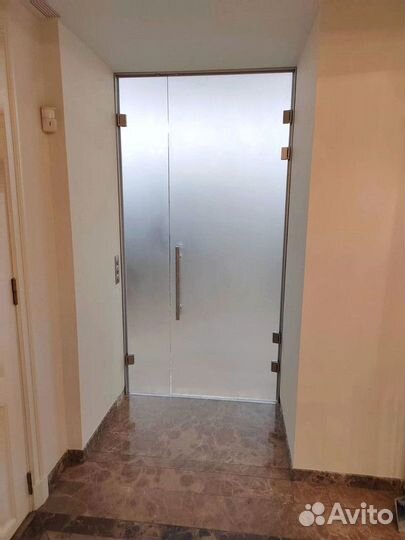 Стеклянные двери на заказ