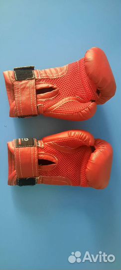 Боксерский мешок и перчатки