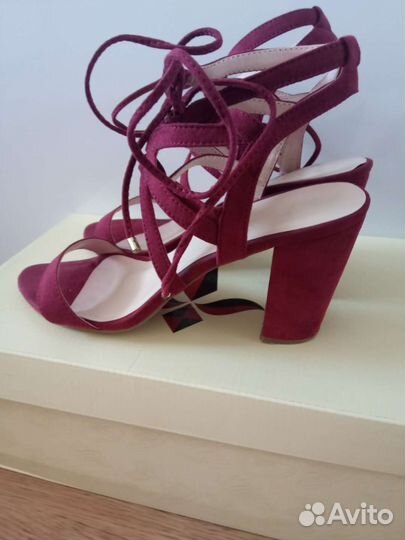 Босоножки 39