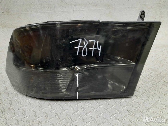 Фара правая для Dodge RAM IV (DS/DJ)