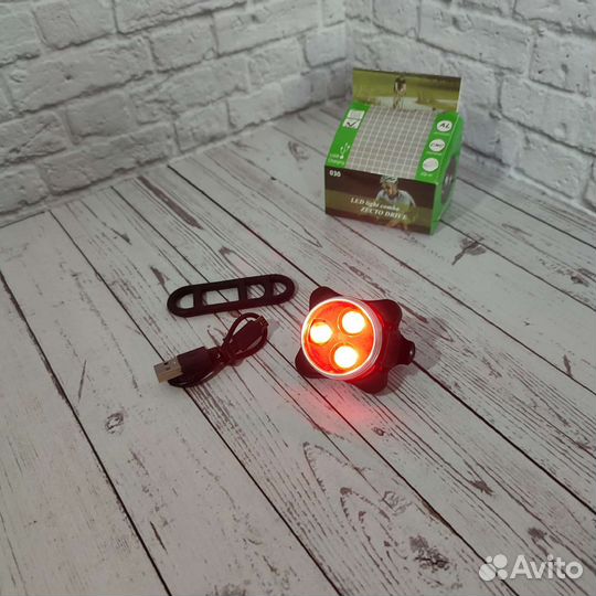 Задний велосипедный фонарь