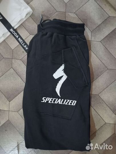 Спортивный костюм женский