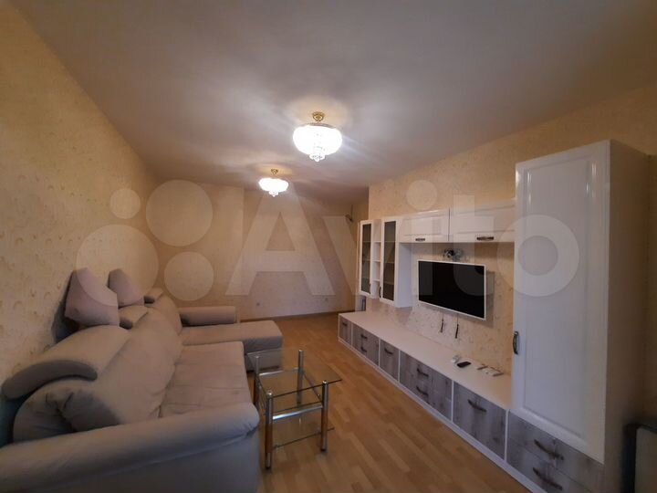 2-к. квартира, 77 м², 17/23 эт.