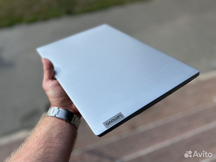Lenovo IdeaPad 3 15IGL05