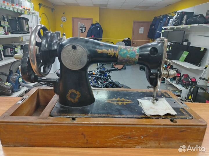 Швейная машина