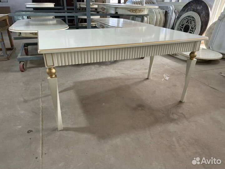 Кухонный стол