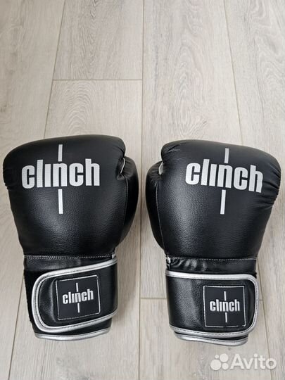 Боксерские перчатки 16 oz Clinch Punch