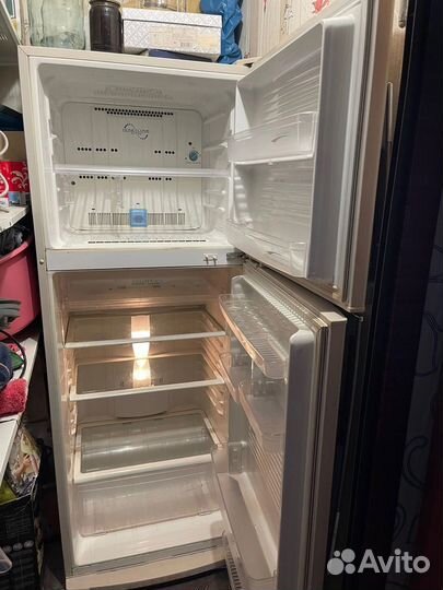 Холодильник Sharp