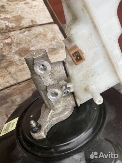 Hyundai solaris вакумный усилитель тормозов