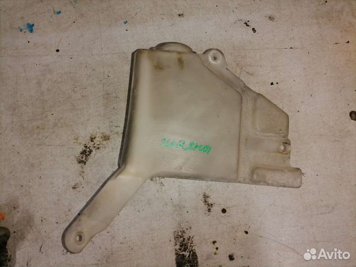 Бачок омывателя Nissan Serena 23