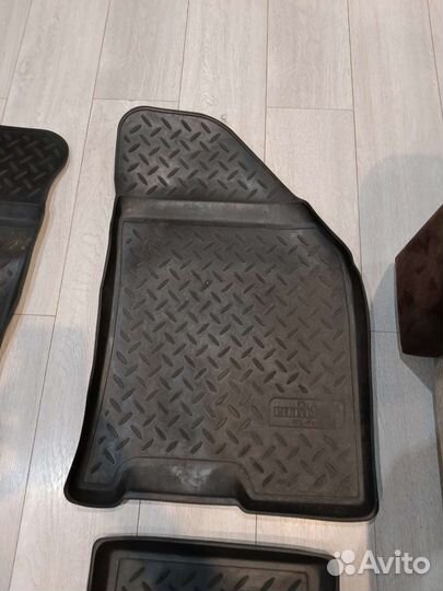 Продам коврики на шевролет Лачетти