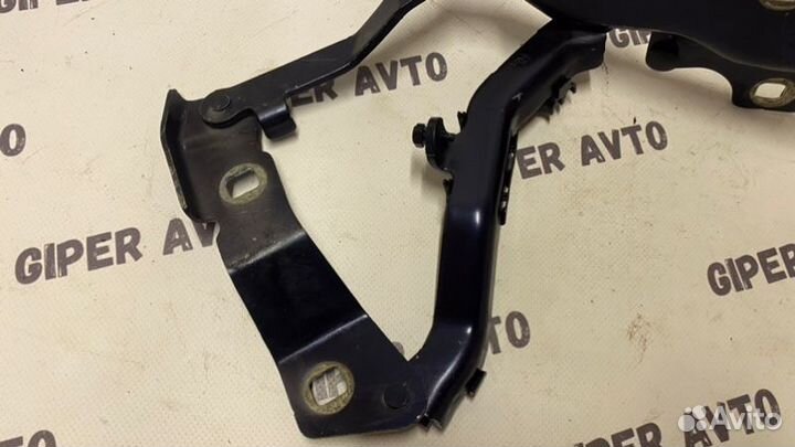 Петля капота передняя правая Land Rover Discovery