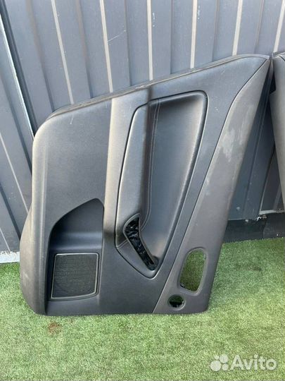 Обшивка двери задняя Ford Mondeo седан 2.5 huba