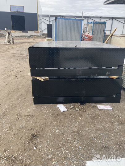 Стол подъемный - доклевеллер механический