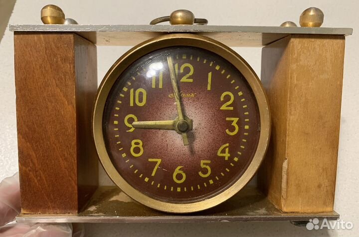 Настольные часы Маяк