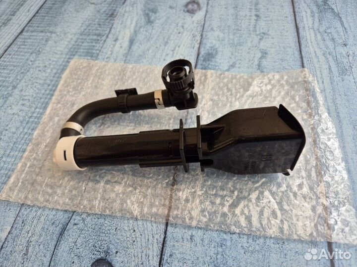 Форсунка омывателя левая Infiniti Ex35 Ex25 Ex37