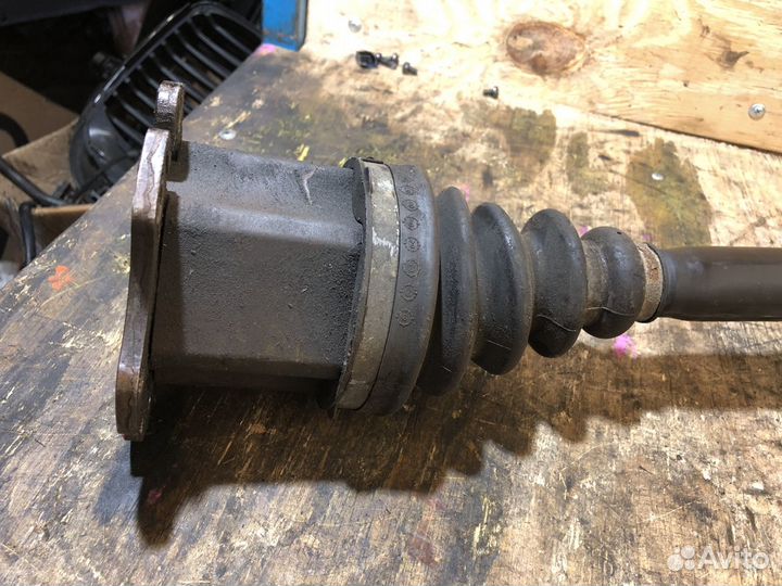 Приводной вал левый Audi A4 B6, A4 B7 1,8 МКПП №2