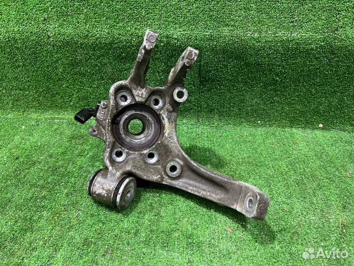 Кулак поворотный задний правый Audi A8 седан 4.2