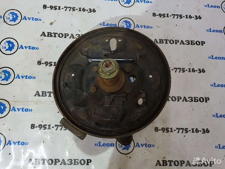 Кулак поворотный задний правый Mazda Capella GF