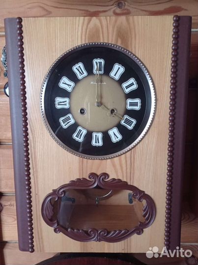 Настенные часы Янтарь с маятником и боем