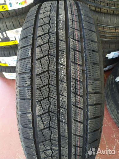 Roadmarch Snowrover 868 225/60 R17 99H