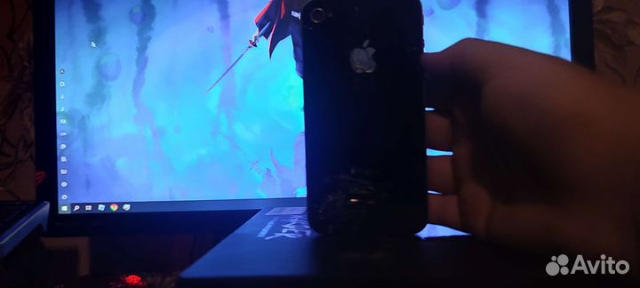 iPhone 4 битый