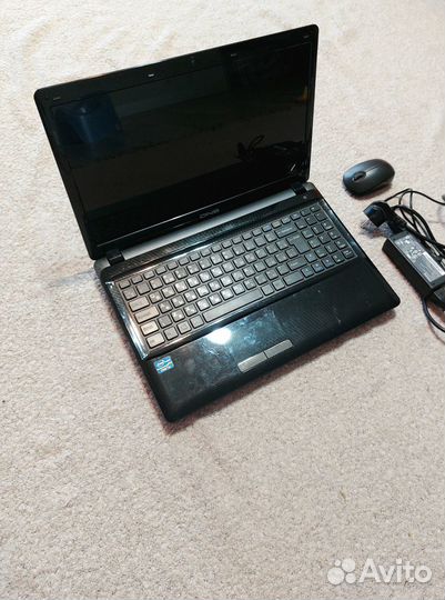 Ноутбук DNS w253EUq в рабочем состоянии D15,6