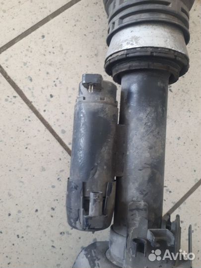 Стойка амортизатора (Пневмоподвеска) передняя