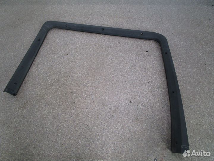 Рамка стекла двери левая MAN 81626300057