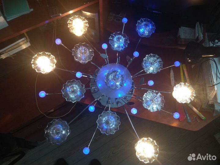 Продам люстры потолочные