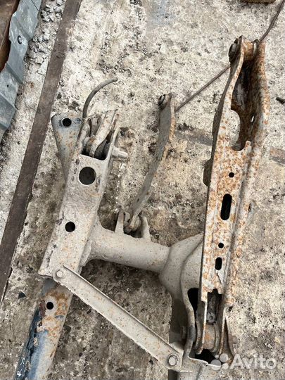 Задний подрамник в сборе с рычагами Lancer X 10