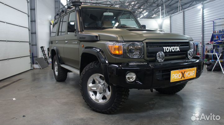 Оклейка авто пленкой Винил