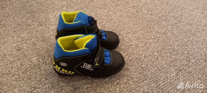 Лыжные ботинки детские 36 размер