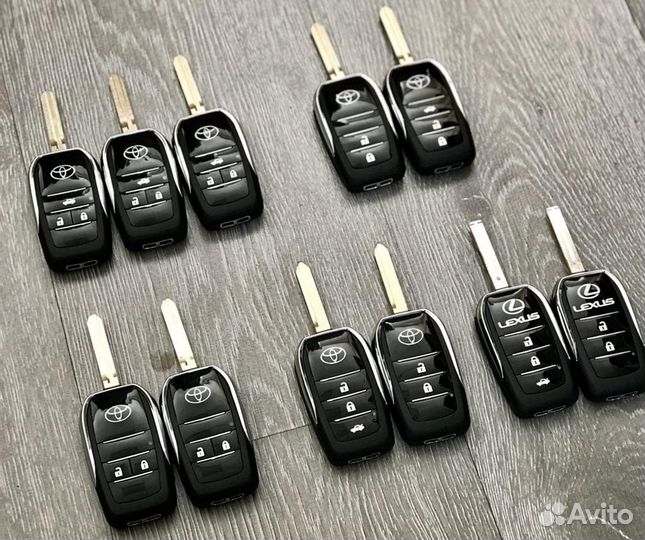 Рестайлинговый выкидной ключ зажигания Toyota