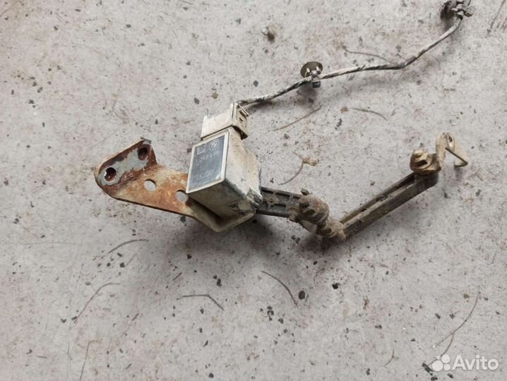 Датчик уровня кузова задний BMW E46