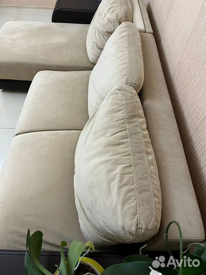 Угловой раскладной диван с казеткой
