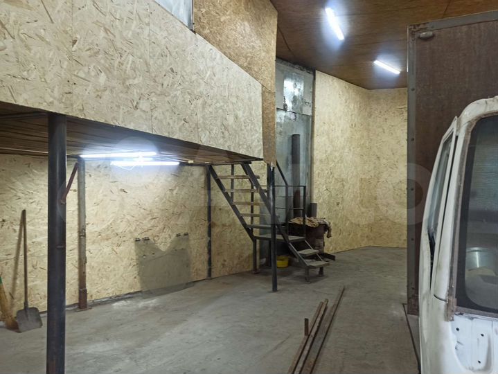 Гараж, > 30 м²