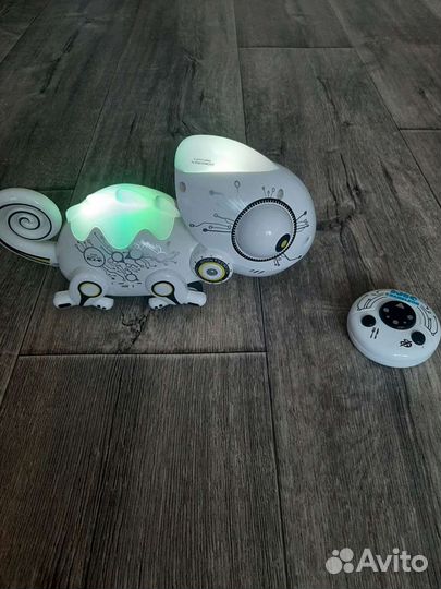 Игрушка хамелеон с пультом