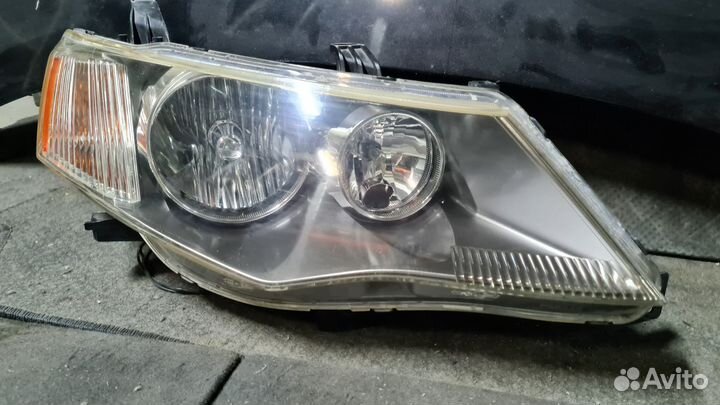 Фара правая Mitsubishi outlander xl