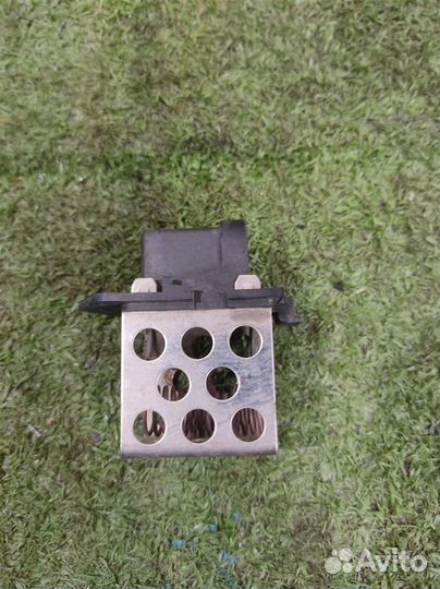 Резистор вентилятора охлаждения Renault Clio 3 20